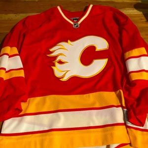 Mens L Calgary Flames retro